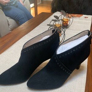 Chic Black Ankle heels